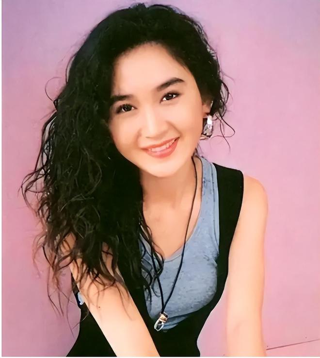 kaiyun网页版被老头娶回家的4位女星个个都是绝世美人却鲜花插在牛粪上!(图37)