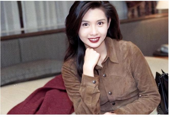 kaiyun网页版被老头娶回家的4位女星个个都是绝世美人却鲜花插在牛粪上!(图47)