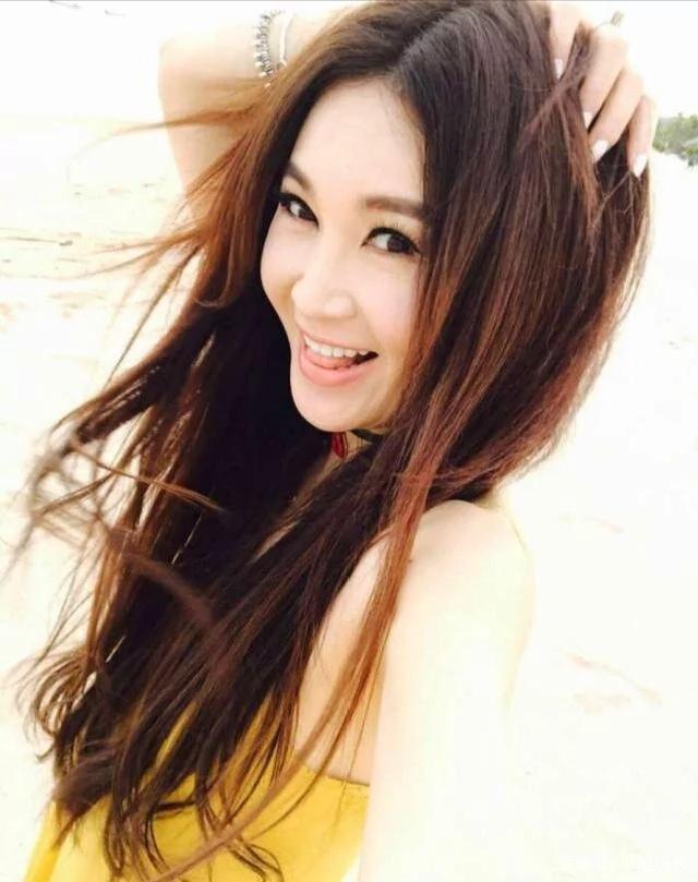 kaiyun网页版被老头娶回家的4位女星个个都是绝世美人却鲜花插在牛粪上!(图42)