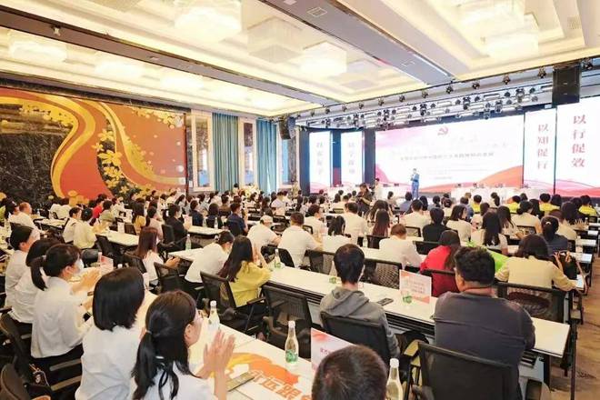 昆明市花卉产业劳动竞赛硕果累累(图1)