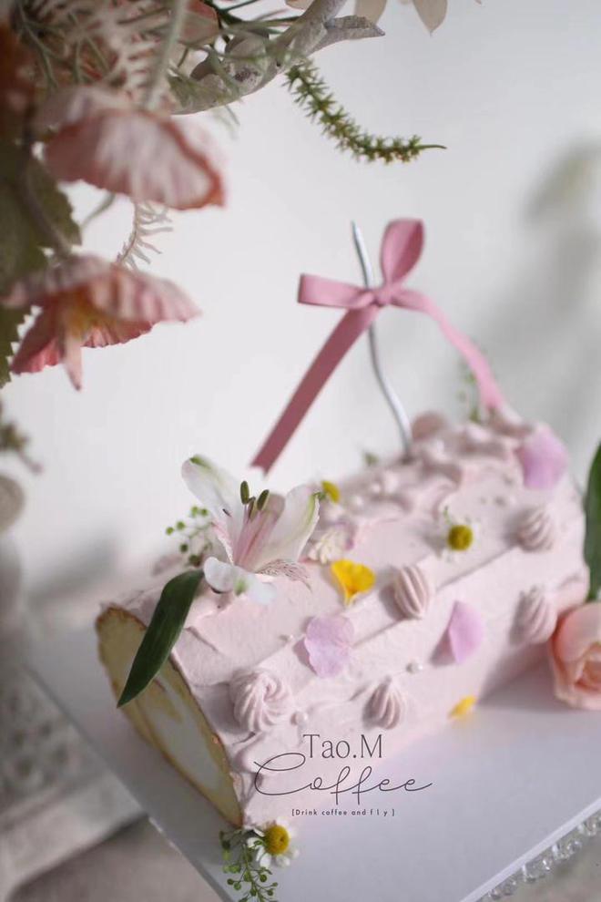 当母亲节遇上护士节鲜花店和蛋糕店开始忙芍药、康乃馨上C位(图2)