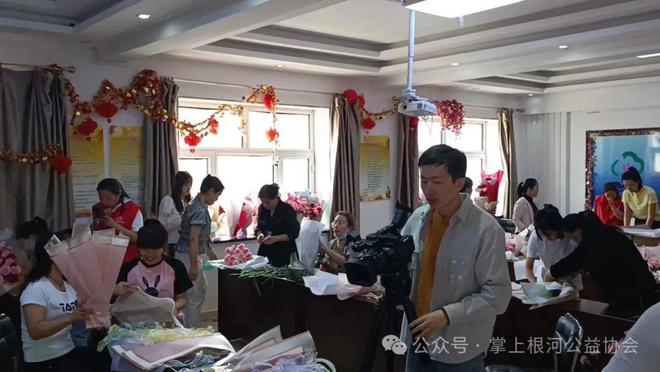 2024年母亲节鲜花义卖公益活动开展情况向您报告(图12)