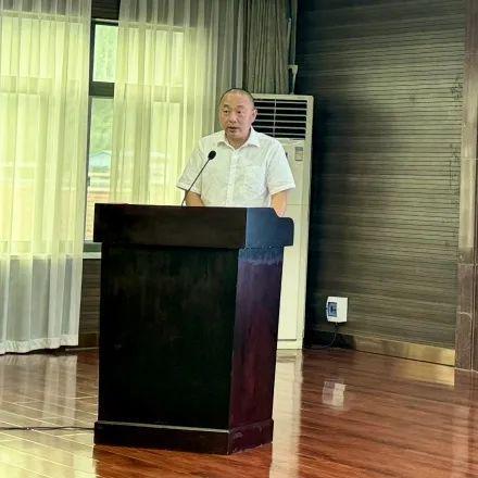 筑本培根君韵天成：绵阳富乐实小2024春季学期工作总结暨表彰大会(图1)