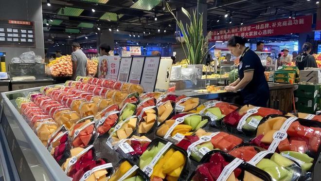 死不起山东4岁小孩去世殡仪馆20盆鲜花收138万母亲又哭晕(图9)