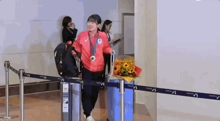 扎心！张本智和回国遭暴击：没鲜花零奖金男女待遇天差地别(图3)