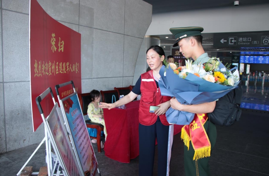 鲜花！横幅！给足仪式感！(图3)