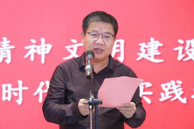 鲜花送文明新风传万家——肥城开展深化移风易俗文明之星学习宣传活动(图2)