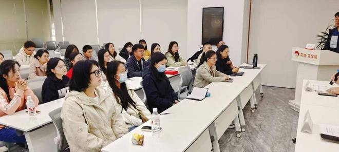 呈贡斗南街道工会联合会开展新业态劳动者花卉产业培训班(图1)