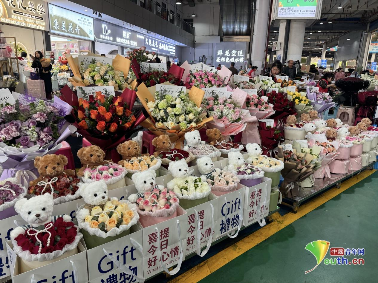 【发现最美铁路】日均45吨中铁快运畅通“云花出滇”大动脉(图2)