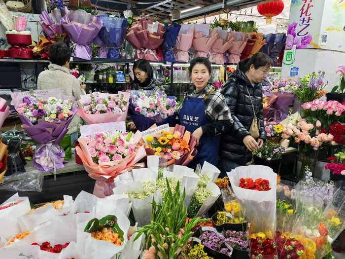三八妇女节济南花卉市场迎来消费热潮_今日头条_大众网(图2)