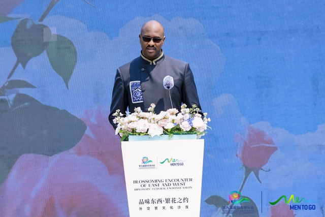 “品味东西·繁花之约”外交官文化沙龙在京举办各国嘉宾共叙“一朵花”的力量(图4)