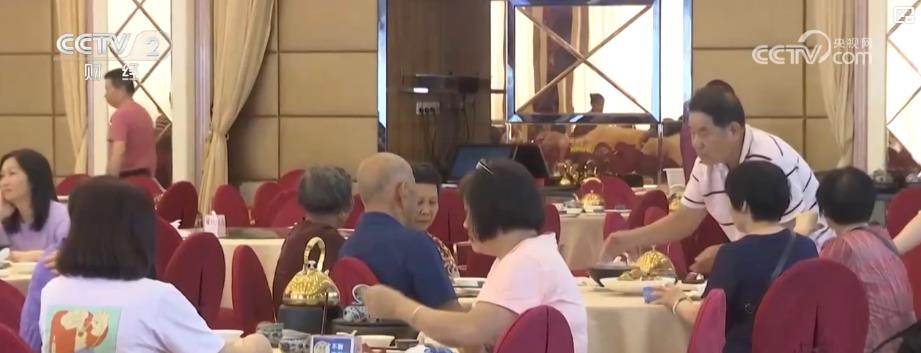 母亲节催热“亲情经济”多地特色礼品市场迎来消费热潮(图3)