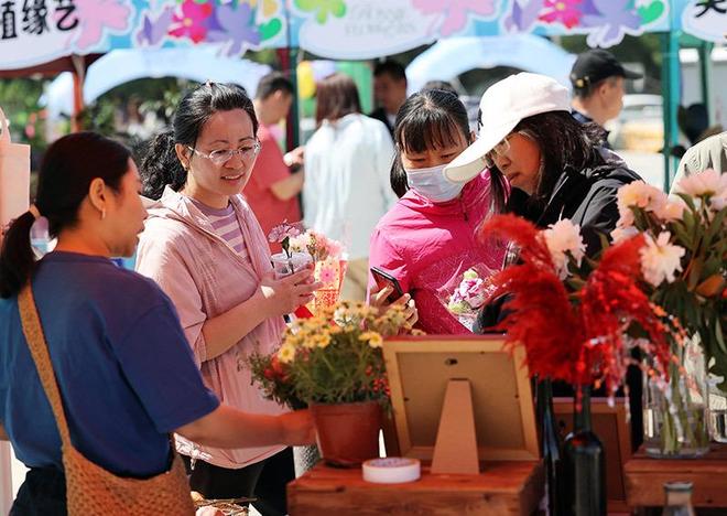 缤纷五月享“花样时光”北京西城鲜花艺术节开幕(图2)