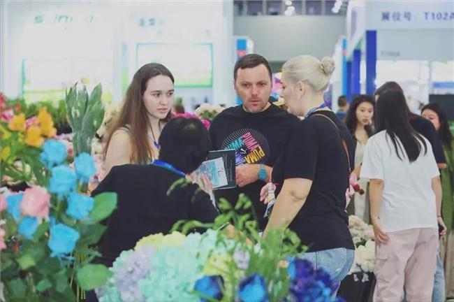 花城新花样!2025亚洲花卉产业博览会暨亚洲花艺及花店展羊城开幕(图2)