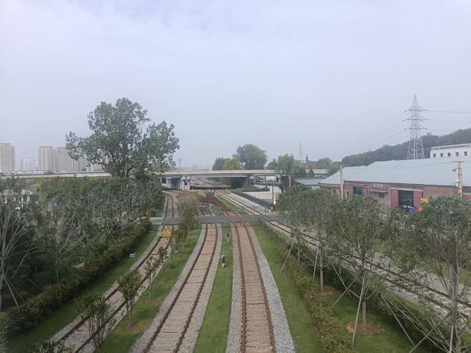 秦皇岛港蝶变十月行记(图1)