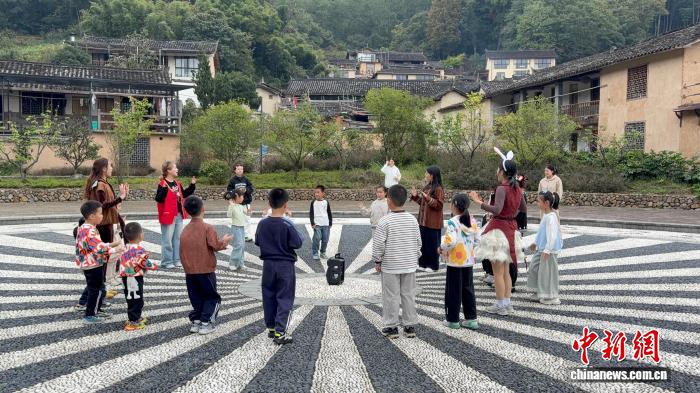 浙江县域观察：山村“文化种子”绽放“希望之花”(图1)