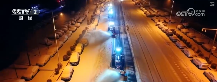 清扫、巡逻、走访……各部门协力应对风雪保障道路畅通与群众生产生活(图2)