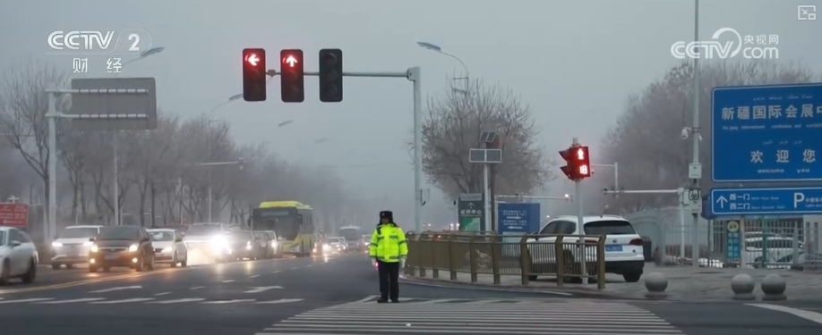 清扫、巡逻、走访……各部门协力应对风雪保障道路畅通与群众生产生活(图11)
