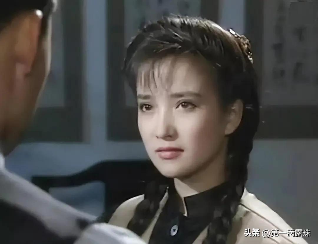 何晴告别仪式影迷现场送别儿子许何追忆母亲许亚军疑似现身(图14)