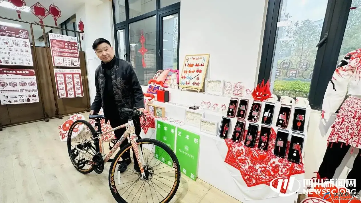 一把剪刀裁千年他把纸“剪”成非遗(图5)