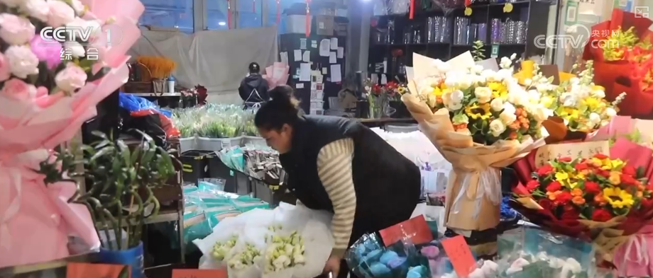 “南花北运”锁鲜达辞旧迎新活力十足“鲜花+”变身消费“新宠”激活经济新引擎(图2)