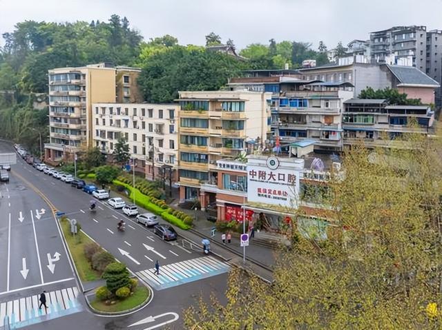 贯彻全国两会精神｜墙新了、管网通了——北碚朝阳街道45户居民搬进“新家”(图1)