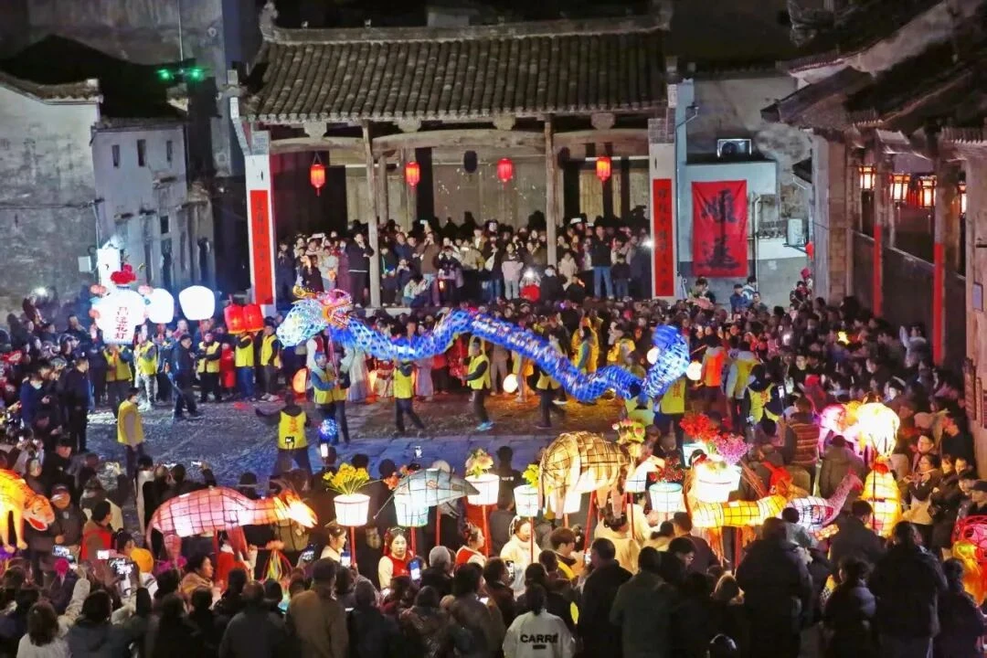 这些爆火的「春日经济」可不只是新“花”样(图7)