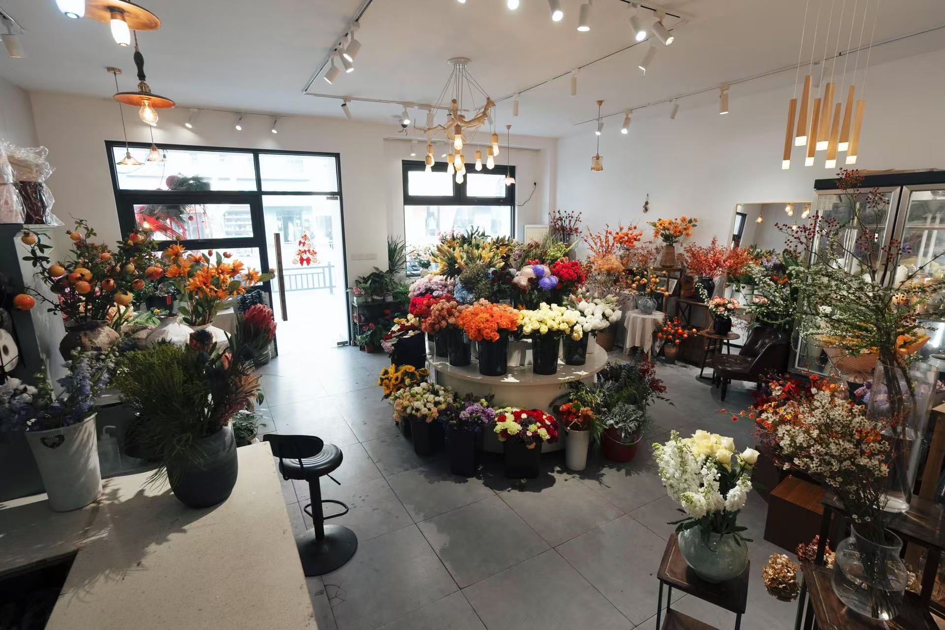 2024年龙游附近花店深度测评：五家高性价比服务商谁更值得选？(图2)